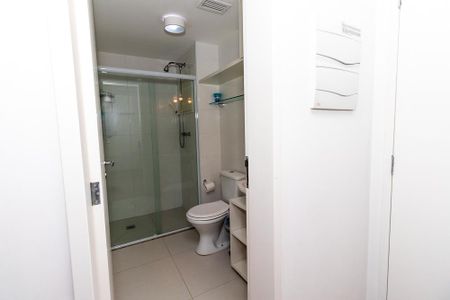 Banheiro de apartamento para alugar com 1 quarto, 42m² em Água Branca, São Paulo