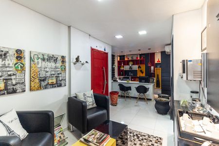 Apartamento à venda com 90m², 3 quartos e sem vagaSala