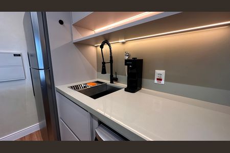 Apartamento para alugar com 1 quarto, 50m² em Jardim das Acacias, São Paulo