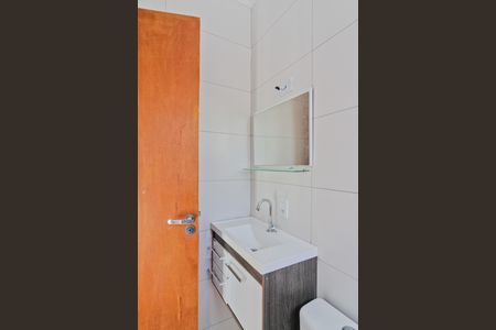 Casa de condomínio para alugar com 80m², 2 quartos e 1 vaga Casa de condomínio para alugar com 80m², 2 quartos e 1 vagaBanheiro da Suíte 1