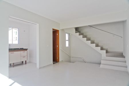 Sala de casa de condomínio para alugar com 2 quartos, 80m² em Vila Dom Pedro Ii, São Paulo