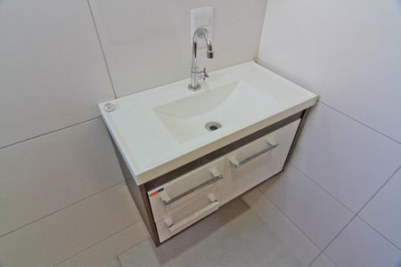Casa de condomínio para alugar com 80m², 2 quartos e 1 vaga Casa de condomínio para alugar com 80m², 2 quartos e 1 vagaBanheiro da Suíte 2
