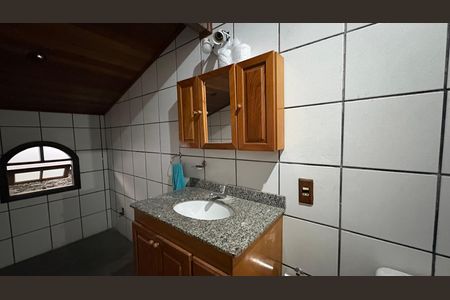 Banheiro de casa para alugar com 2 quartos, 70m² em Quitandinha, Petrópolis