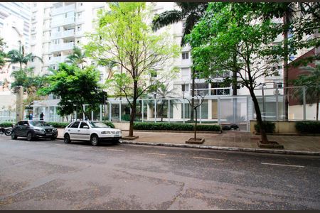 Fachada de apartamento à venda com 3 quartos, 95m² em Vila Nova Conceição, São Paulo