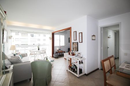 Sala de apartamento à venda com 3 quartos, 95m² em Vila Nova Conceição, São Paulo