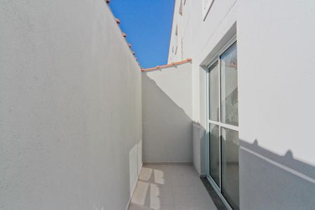 Casa de condomínio para alugar com 80m², 2 quartos e 1 vagaÁrea de Serviço