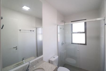 Banheiro do Quarto 1 de apartamento para alugar com 3 quartos, 115m² em Gávea, Uberlândia