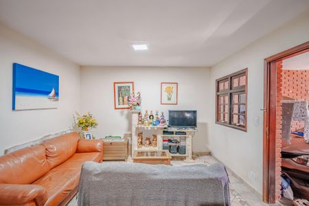 Casa à venda com 109m², 3 quartos e 2 vagasSala