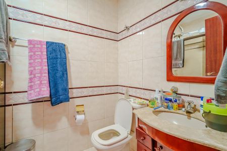Casa à venda com 109m², 3 quartos e 2 vagasBanheiro
