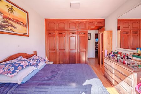 Casa à venda com 109m², 3 quartos e 2 vagasQuarto 1