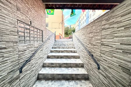 Apartamento à venda com 48m², 2 quartos e 1 vagaEscada 