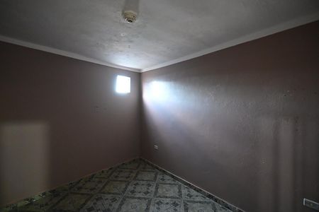 Quarto de casa para alugar com 1 quarto, 50m² em Jardim Campo Limpo, São Paulo