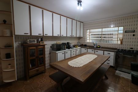 Casa à venda com 180m², 3 quartos e 2 vagasCozinha