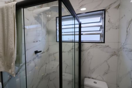 Casa à venda com 180m², 3 quartos e 2 vagasBanheiro da Suíte 1