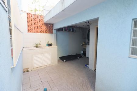 Casa à venda com 180m², 3 quartos e 2 vagasQuintal