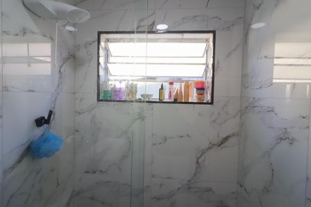 Casa à venda com 180m², 3 quartos e 2 vagasBanheiro 2