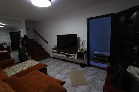 Casa à venda com 180m², 3 quartos e 2 vagasSala
