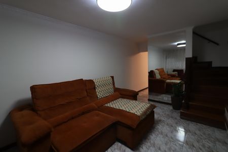 Casa à venda com 180m², 3 quartos e 2 vagasSala