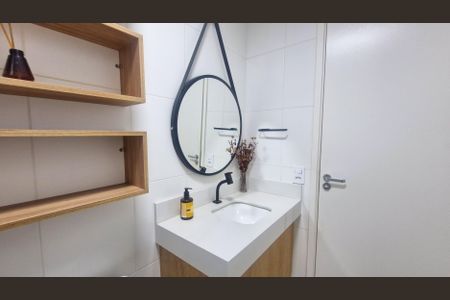 Banheiro de apartamento à venda com 2 quartos, 34m² em Jardim Taquaral, São Paulo