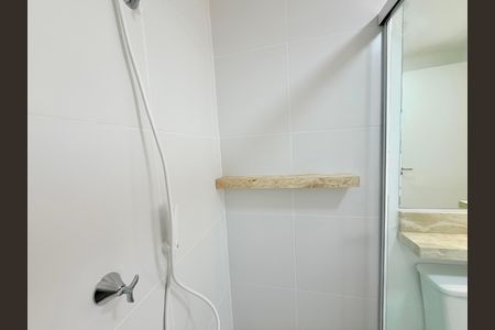 Banheiro de kitnet/studio para alugar com 1 quarto, 26m² em Santo Amaro, São Paulo