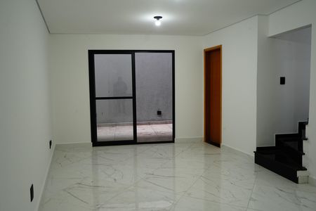 Casa de condomínio para alugar com 110m², 2 quartos e 1 vagaSala