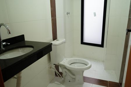 Casa de condomínio para alugar com 110m², 2 quartos e 1 vagaBanheiro da Suíte 2