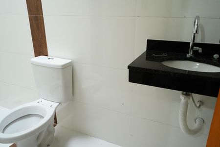 Casa de condomínio para alugar com 110m², 2 quartos e 1 vagaBanheiro da Suíte 1