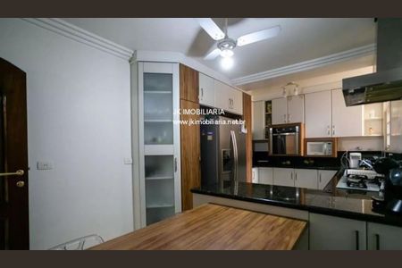 Casa à venda com 400m², 4 quartos e 8 vagas