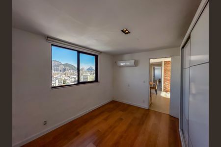 Apartamento para alugar com 150m², 4 quartos e 1 vaga
