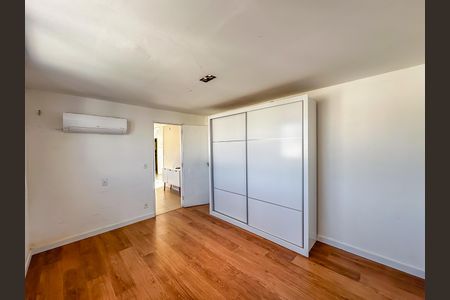 Apartamento para alugar com 150m², 4 quartos e 1 vaga