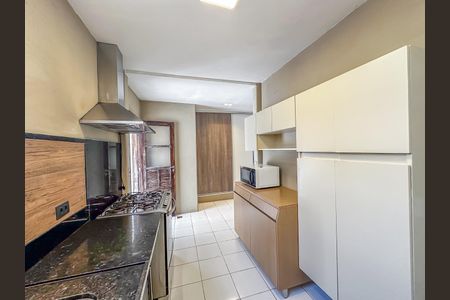 Apartamento para alugar com 150m², 4 quartos e 1 vaga