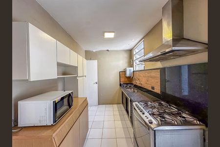 Apartamento para alugar com 150m², 4 quartos e 1 vaga