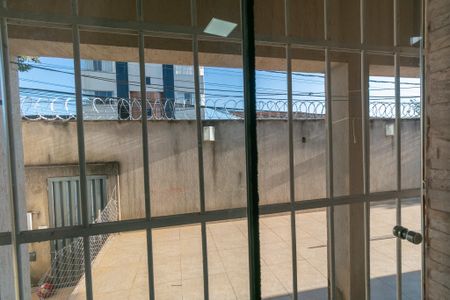 Casa para alugar com 3 quartos, 390m² em Planalto, Belo Horizonte