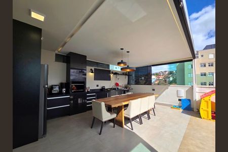 Apartamento à venda com 159m², 2 quartos e 3 vagas Apartamento à venda com 159m², 2 quartos e 3 vagasCobertura