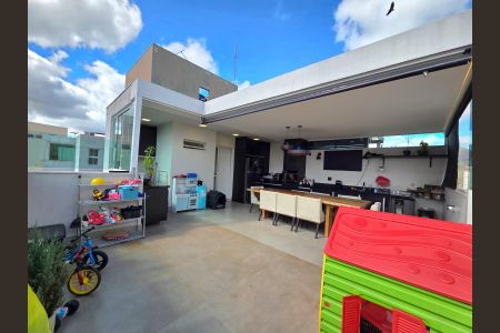 Apartamento à venda com 159m², 2 quartos e 3 vagas Apartamento à venda com 159m², 2 quartos e 3 vagasCobertura