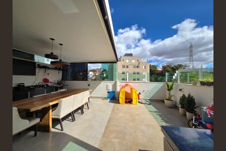 Apartamento à venda com 159m², 2 quartos e 3 vagas Apartamento à venda com 159m², 2 quartos e 3 vagasCobertura