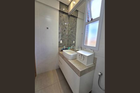 Apartamento à venda com 159m², 2 quartos e 3 vagas Apartamento à venda com 159m², 2 quartos e 3 vagasSuíte 2 - Banheiro