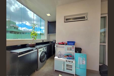 Apartamento à venda com 159m², 2 quartos e 3 vagas Apartamento à venda com 159m², 2 quartos e 3 vagasLavanderia