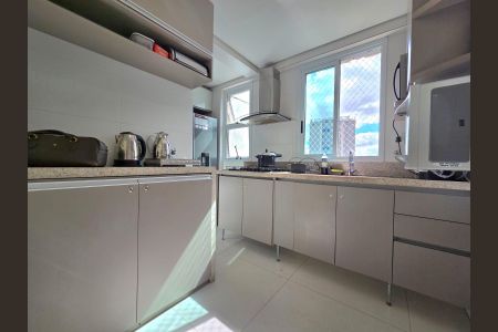 Apartamento à venda com 159m², 2 quartos e 3 vagas Apartamento à venda com 159m², 2 quartos e 3 vagasCozinha