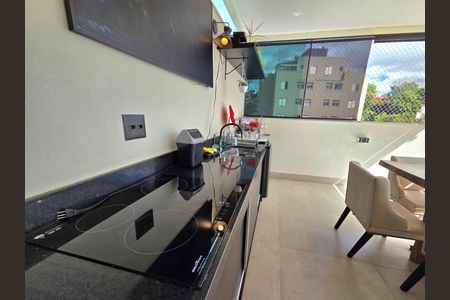 Apartamento à venda com 159m², 2 quartos e 3 vagas Apartamento à venda com 159m², 2 quartos e 3 vagasCobertura
