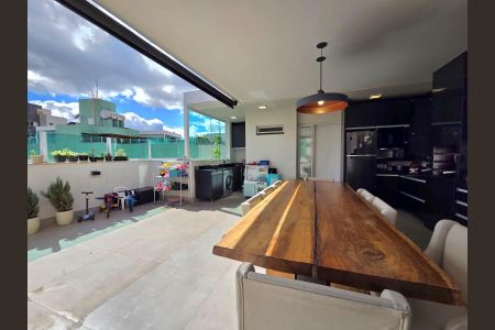 Apartamento à venda com 159m², 2 quartos e 3 vagas Apartamento à venda com 159m², 2 quartos e 3 vagasCobertura