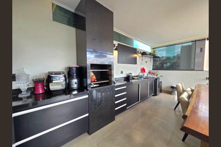 Apartamento à venda com 159m², 2 quartos e 3 vagas Apartamento à venda com 159m², 2 quartos e 3 vagasCobertura