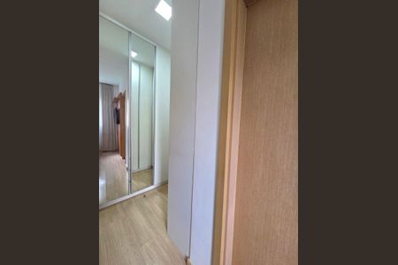 Apartamento à venda com 159m², 2 quartos e 3 vagas Apartamento à venda com 159m², 2 quartos e 3 vagasSuíte 1 - Closet