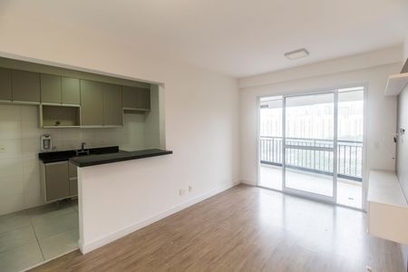 Sala  de apartamento para alugar com 2 quartos, 74m² em Alphaville Empresarial, Barueri