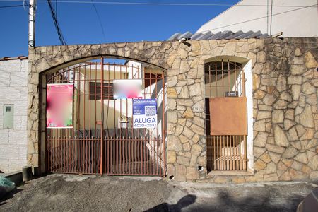 Casa para alugar com 58m², 2 quartos e sem vagaFachada