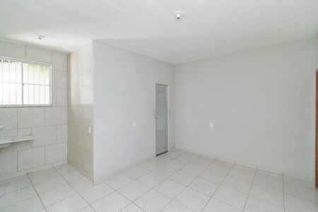 Sala de casa para alugar com 1 quarto, 40m² em Brás de Pina, Rio de Janeiro