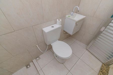 Casa para alugar com 40m², 1 quarto e 1 vaga Casa para alugar com 40m², 1 quarto e 1 vagaBanheiro