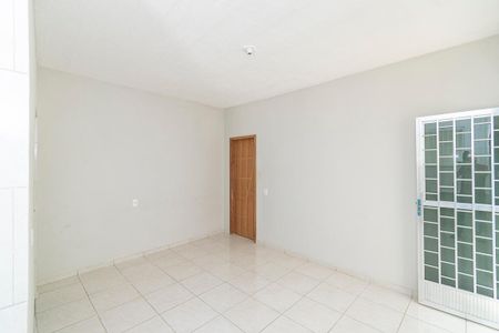 Sala de casa para alugar com 1 quarto, 40m² em Brás de Pina, Rio de Janeiro