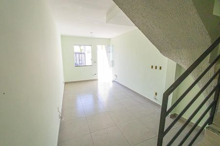 Sala de casa à venda com 2 quartos, 75m² em Jardim Leblon, Belo Horizonte