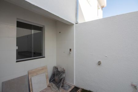 Casa à venda com 75m², 2 quartos e 2 vagas Casa à venda com 75m², 2 quartos e 2 vagasÁrea de Serviço